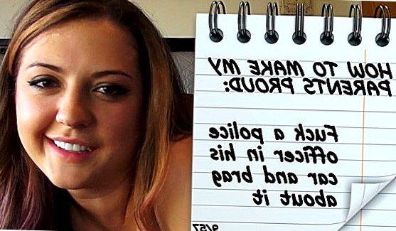 Она позвонила ему по скайпу, чтобы поболтать, а за одно и помастурбировать, порно видео