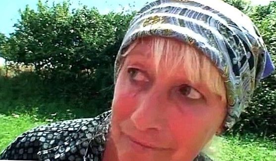 Действие развивается в комнатах викторианских особняков, на туманных кладбищах прошлых эпох и в холодных архитектурных пространствах сегодняшнего дня, порно видео